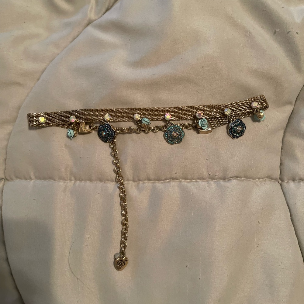 Chic Gold Necklace with Blue and Gold Accents